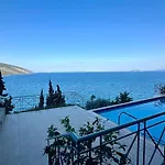 Korina Νέα Επίδαυρος