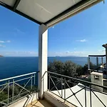 Korina Νέα Επίδαυρος