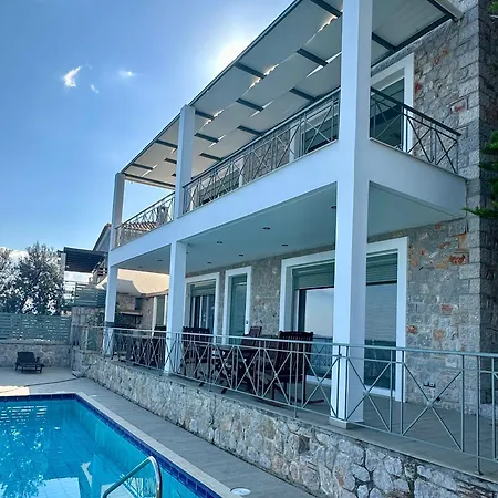 Korina Semesterbostad *