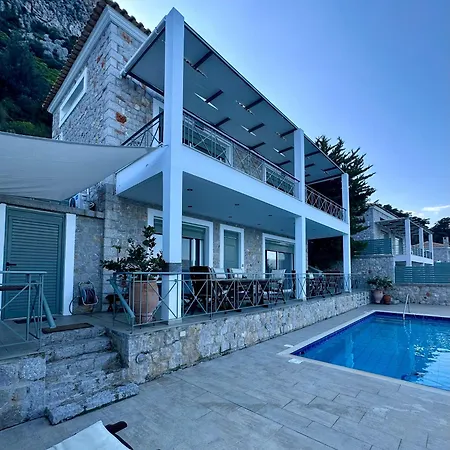 Semesterbostad Korina *